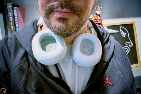 אוזניות Sonos Ace (צילום: רונן מנדזיצקי)